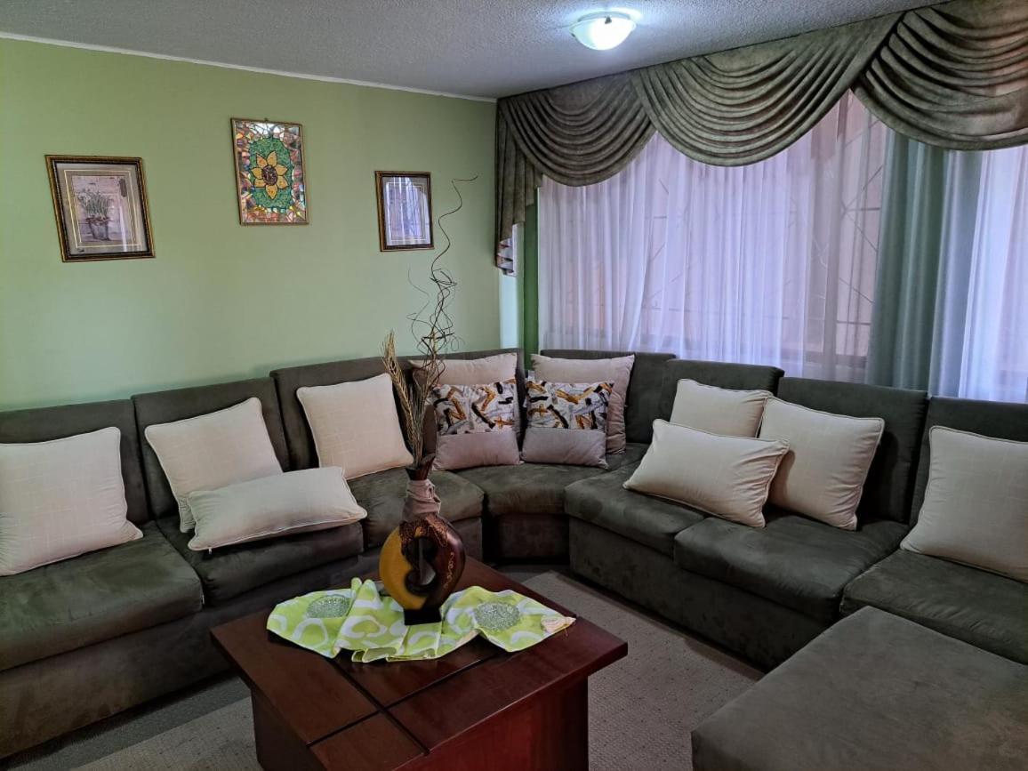 Jardines Ambato Hotel ภายนอก รูปภาพ